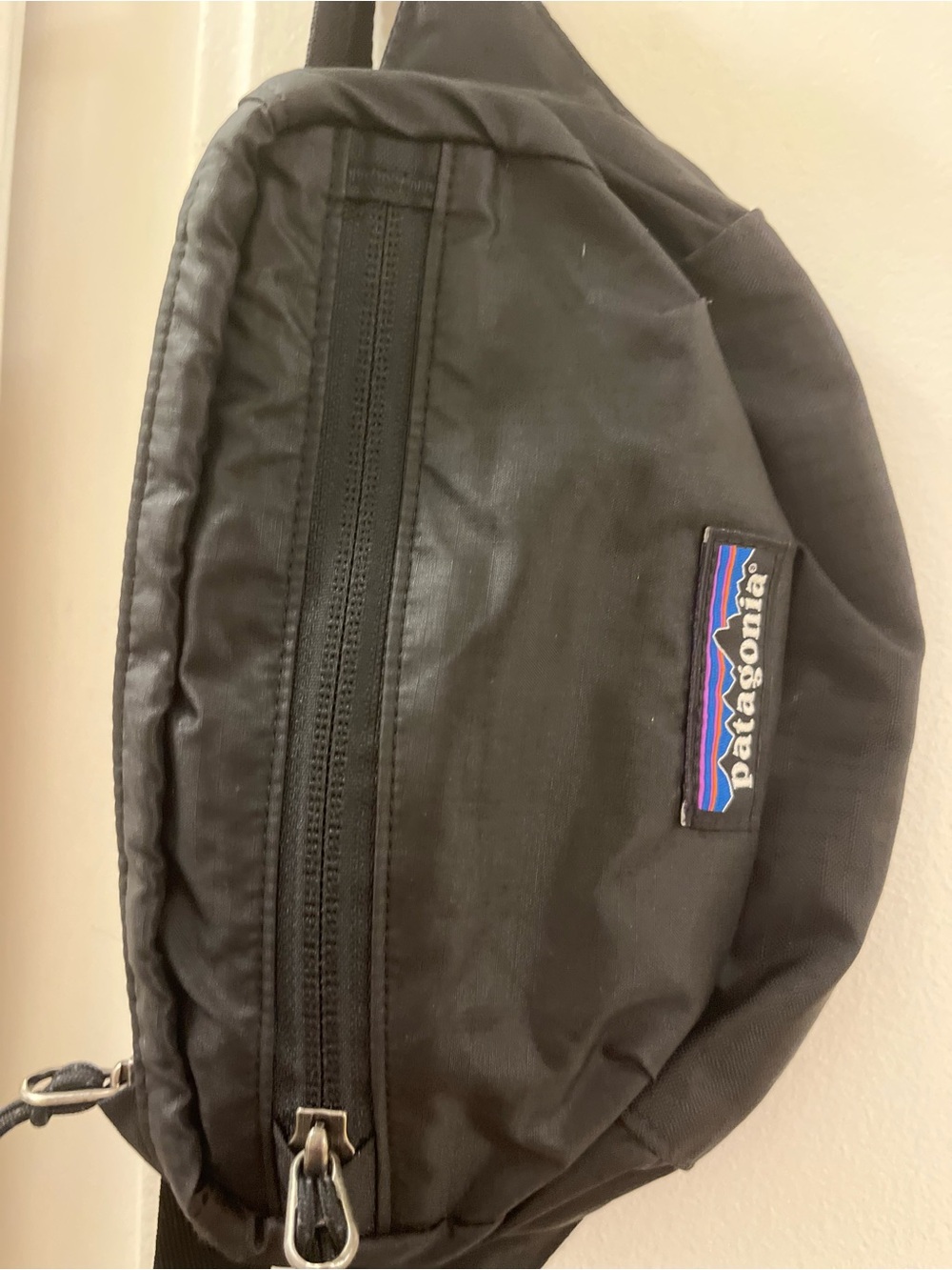 Patagonia Black Waist Fanny Pack with Logo Patch - Picture 2 of 4